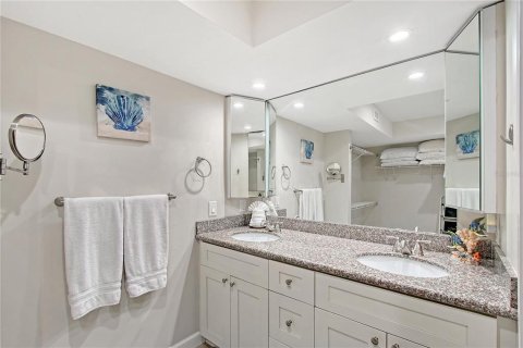 Townhouse in Sarasota, Florida 2 bedrooms, 125.6 sq.m. № 1686652 - photo 27