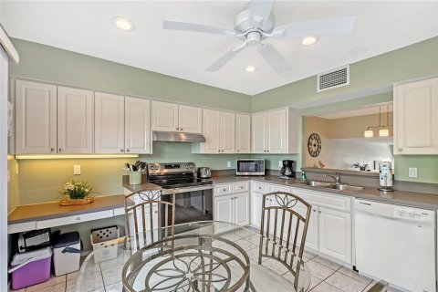 Townhouse in Sarasota, Florida 2 bedrooms, 125.6 sq.m. № 1686652 - photo 21