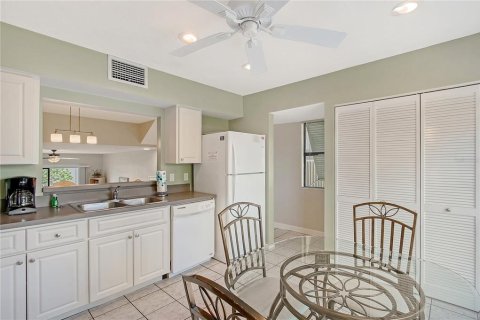 Townhouse in Sarasota, Florida 2 bedrooms, 125.6 sq.m. № 1686652 - photo 23