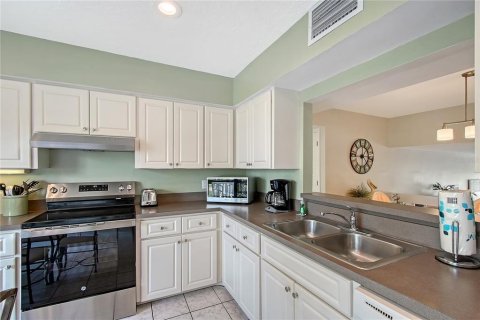Townhouse in Sarasota, Florida 2 bedrooms, 125.6 sq.m. № 1686652 - photo 22