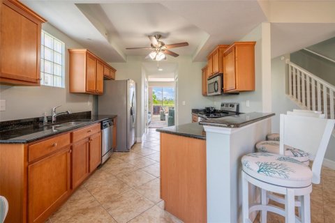 Townhouse in Ruskin, Florida 3 bedrooms, 170.38 sq.m. № 1717586 - photo 11
