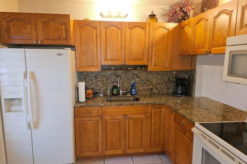 Condo in Lake Worth, Florida, 2 bedrooms  № 2243528