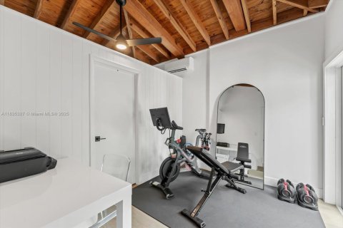 House in Coral Gables, Florida 3 bedrooms, 126.35 sq.m. № 1818042 - photo 20