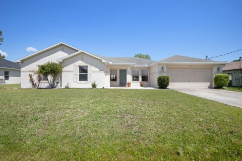House in Palm Coast, Florida 4 bedrooms, 167.13 sq.m. № 2272553