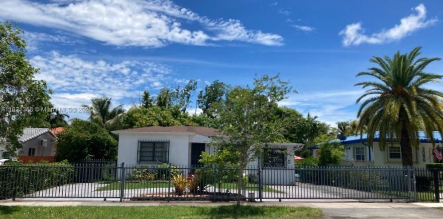 Casa en Miami, Florida 2 dormitorios, 180.69 m2 № 1781671
