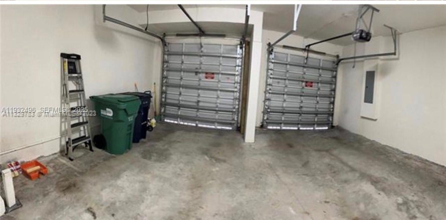 Таунхаус в Дорал, Флорида 3 спальни, 187.29м2 № 1990872