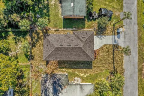 House in Sanford, Florida 3 bedrooms, 131.92 sq.m. № 2094993 - photo 25
