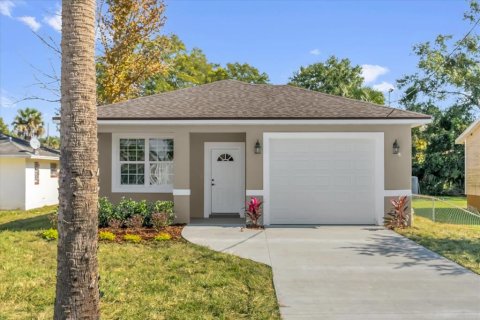 House in Sanford, Florida 3 bedrooms, 131.92 sq.m. № 2094993