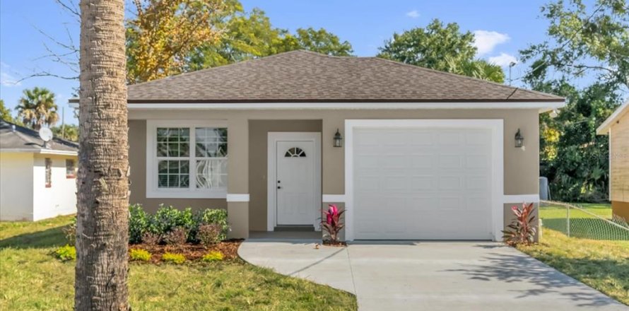 House in Sanford, Florida 3 bedrooms, 131.92 sq.m. № 2094993