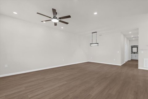 House in Sanford, Florida 3 bedrooms, 131.92 sq.m. № 2094993 - photo 6