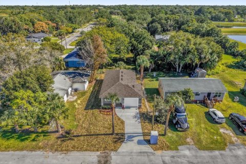 House in Sanford, Florida 3 bedrooms, 131.92 sq.m. № 2094993 - photo 23
