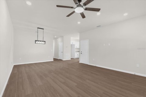 House in Sanford, Florida 3 bedrooms, 131.92 sq.m. № 2094993 - photo 5