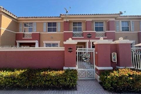 Condo in Doral, Florida, 2 bedrooms № 2059907 - photo 3