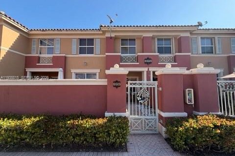 Condo in Doral, Florida, 2 bedrooms № 2059907 - photo 4