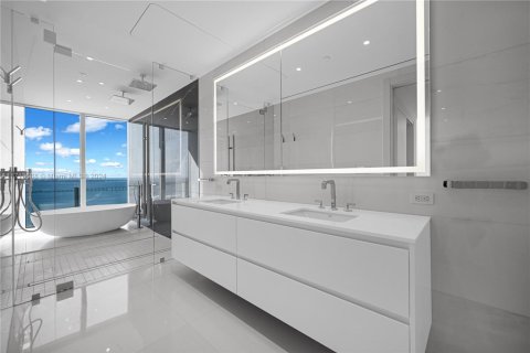 Купить кондоминиум в Майами, Флорида 3 спальни, 285.95м2, № 2013776 - фото 18