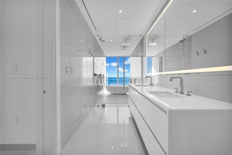 Купить кондоминиум в Майами, Флорида 3 спальни, 285.95м2, № 2013776 - фото 20