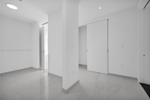 Купить кондоминиум в Майами, Флорида 3 спальни, 285.95м2, № 2013776 - фото 17