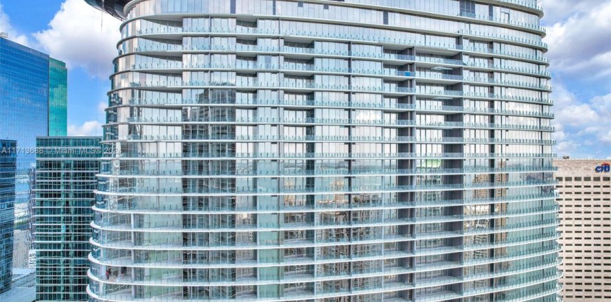 Кондоминиум с 3 спальнями в Майами, Флорида № 2013776