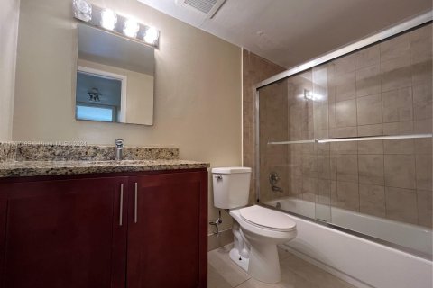 Condo in Lauderdale Lakes, Florida, 1 bedroom  № 1695047 - photo 8