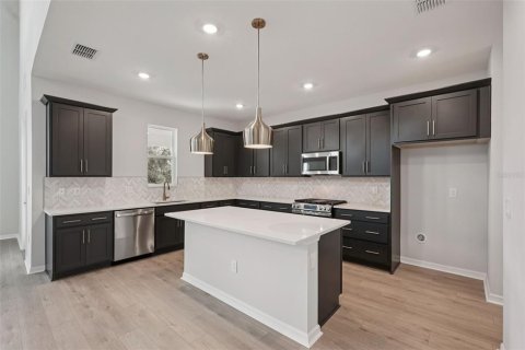 House in Wimauma, Florida 4 bedrooms, 284.1 sq.m. № 2284521 - photo 6