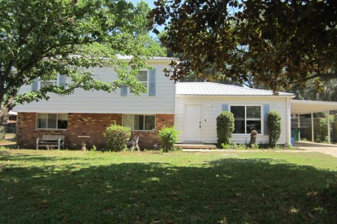 House in Fort Walton Beach, Florida 4 bedrooms, 184.23 sq.m. № 590488 - photo 1