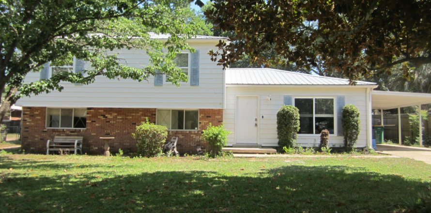 House in Fort Walton Beach, Florida 4 bedrooms, 184.23 sq.m. № 590488