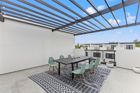 Adosado en venta en Pinellas Park, Florida, 3 dormitorios, 223.89 m2 № 2299385 - foto 20