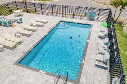 Adosado en venta en Pinellas Park, Florida, 3 dormitorios, 223.89 m2 № 2299385 - foto 25
