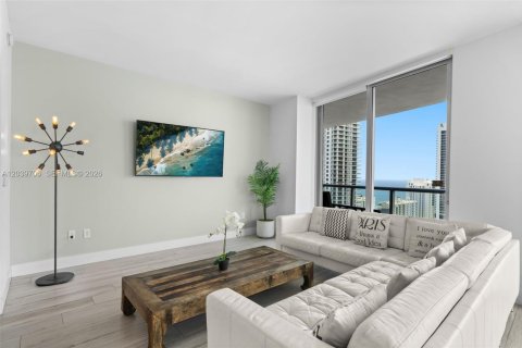 Condo in Hallandale Beach, Florida, 3 bedrooms № 2192548 - photo 5