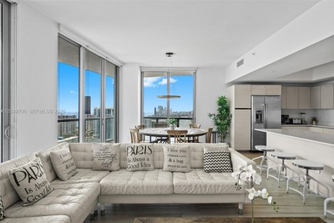 Condo in Hallandale Beach, Florida, 3 bedrooms № 2192548 - photo 3