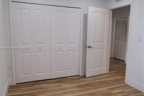 Touwnhouse à louer à Miami, Floride: 3 chambres, 187.38 m2 № 1946562 - photo 22