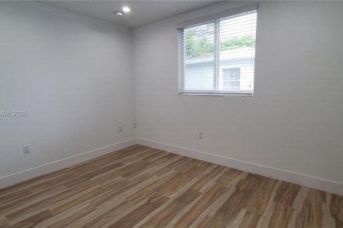 Touwnhouse à louer à Miami, Floride: 3 chambres, 187.38 m2 № 1946562 - photo 19