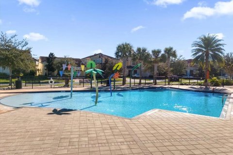 Townhouse in Orlando, Florida 3 bedrooms, 165.27 sq.m. № 1901409 - photo 3