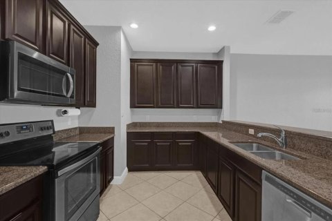 Townhouse in Orlando, Florida 3 bedrooms, 165.27 sq.m. № 1901409 - photo 5