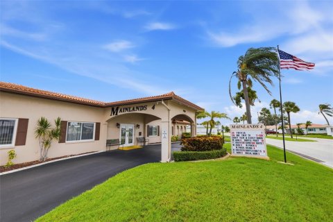 House in Pinellas Park, Florida 2 bedrooms, 96.99 sq.m. № 2237819 - photo 27