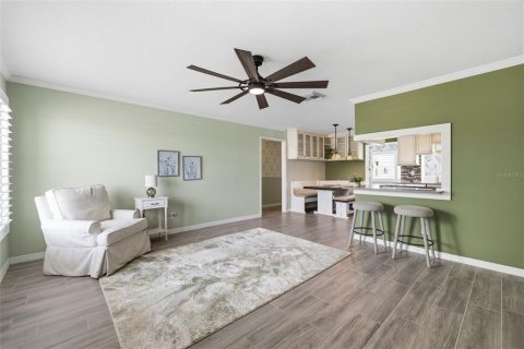 House in Pinellas Park, Florida 2 bedrooms, 96.99 sq.m. № 2237819 - photo 3