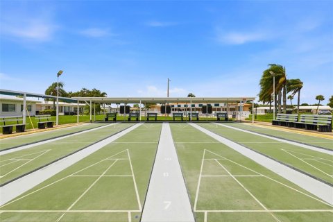 House in Pinellas Park, Florida 2 bedrooms, 96.99 sq.m. № 2237819 - photo 29