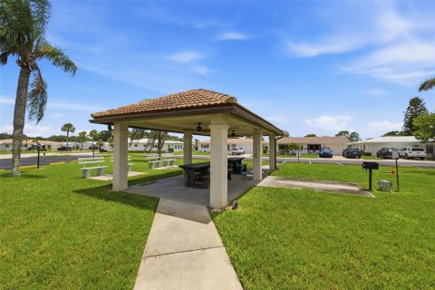 House in Pinellas Park, Florida 2 bedrooms, 96.99 sq.m. № 2237819 - photo 28