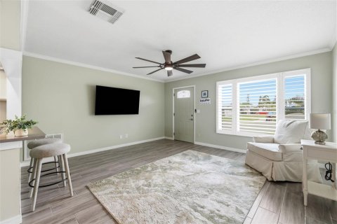 House in Pinellas Park, Florida 2 bedrooms, 96.99 sq.m. № 2237819 - photo 4