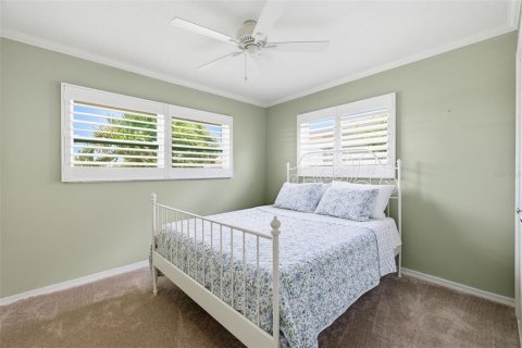 House in Pinellas Park, Florida 2 bedrooms, 96.99 sq.m. № 2237819 - photo 14