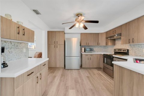 Casa en venta en Margate, Florida, 3 dormitorios, 162.39 m2 № 1992980 - foto 6