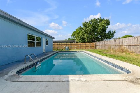 Casa en venta en Margate, Florida, 3 dormitorios, 162.39 m2 № 1992980 - foto 26