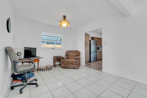 Casa en venta en Margate, Florida, 3 dormitorios, 162.39 m2 № 1992980 - foto 11