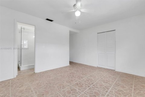 Casa en venta en Margate, Florida, 3 dormitorios, 162.39 m2 № 1992980 - foto 18