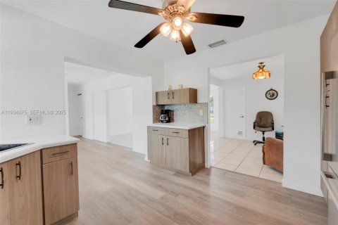 Casa en venta en Margate, Florida, 3 dormitorios, 162.39 m2 № 1992980 - foto 8