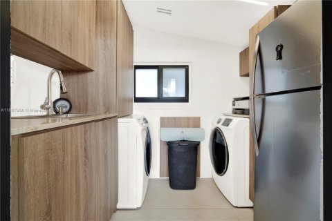 Купить виллу или дом в Майами-Гарденс, Флорида 2 спальни, 69.68м2, № 1949687 - фото 16