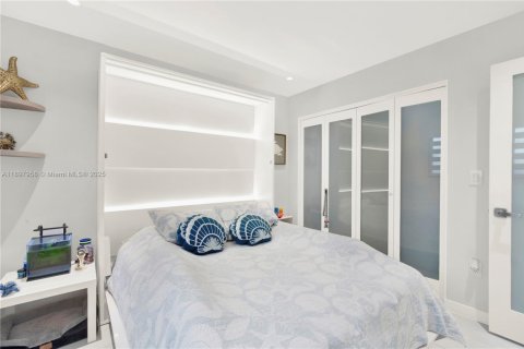 Купить виллу или дом в Майами-Гарденс, Флорида 2 спальни, 69.68м2, № 1949687 - фото 15