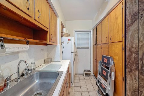 Купить кондоминиум в Корал-Гейблс, Флорида 2 спальни, 69.49м2, № 2002928 - фото 10