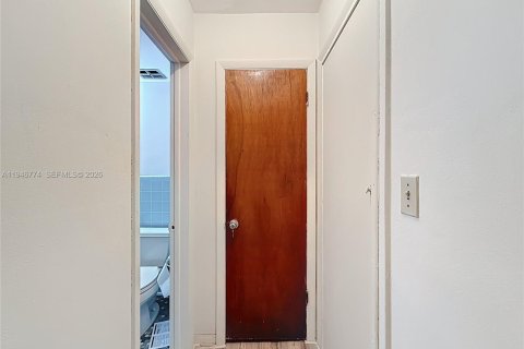 Купить кондоминиум в Корал-Гейблс, Флорида 2 спальни, 69.49м2, № 2002928 - фото 28