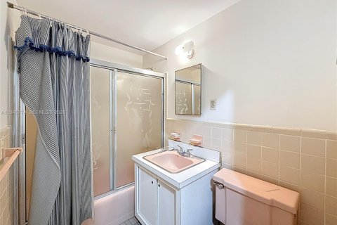 Купить кондоминиум в Корал-Гейблс, Флорида 2 спальни, 69.49м2, № 2002928 - фото 27